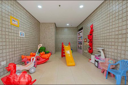 Apartamento à venda com 100m², 3 quartos e 2 vagasÁrea Comum - Playground