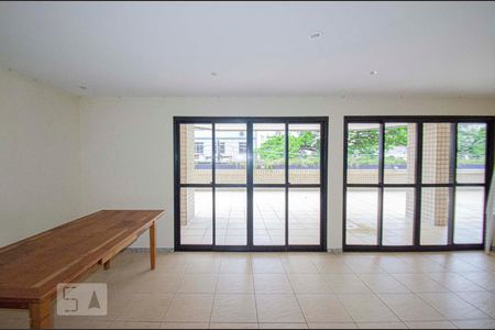 Apartamento à venda com 100m², 3 quartos e 2 vagasÁrea comum - Salão de festas