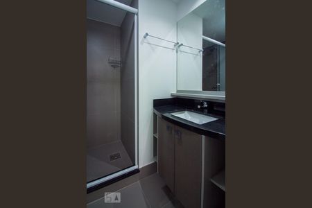 Banheiro de apartamento à venda com 1 quarto, 37m² em Petrópolis, Porto Alegre