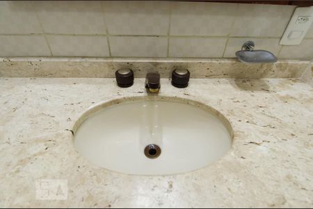 Apartamento à venda com 55m², 1 quarto e 1 vagaPia