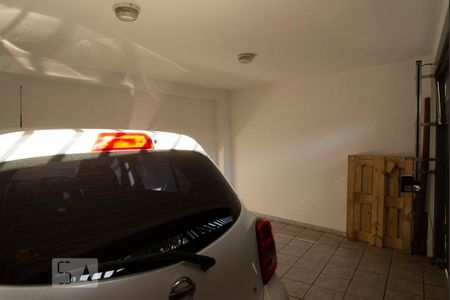 Garagem de casa para alugar com 3 quartos, 130m² em Vila Bertioga, São Paulo