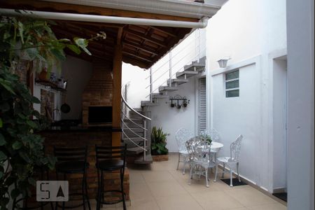 Casa para alugar com 130m², 3 quartos e 2 vagas Casa para alugar com 130m², 3 quartos e 2 vagasChurrasqueira