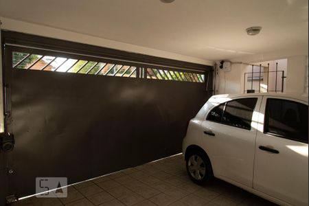 Garagem de casa para alugar com 3 quartos, 130m² em Vila Bertioga, São Paulo