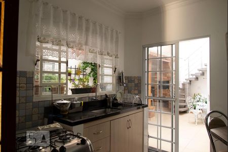Casa para alugar com 130m², 3 quartos e 2 vagas Casa para alugar com 130m², 3 quartos e 2 vagasCozinha