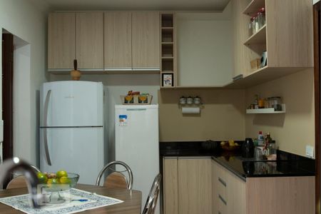 Casa para alugar com 130m², 3 quartos e 2 vagas Casa para alugar com 130m², 3 quartos e 2 vagasCozinha - Armários