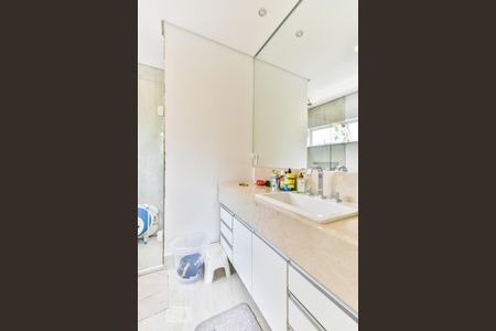 Apartamento à venda com 160m², 3 quartos e 2 vagasSuíte 1 - Banheiro