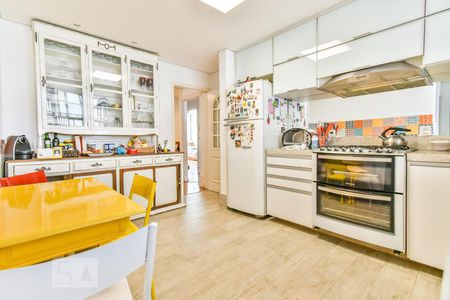 Apartamento à venda com 160m², 3 quartos e 2 vagasCozinha