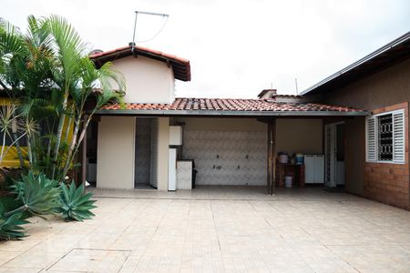 Parte da frente da casa e varanda gourmet de casa à venda com 3 quartos, 200m² em São João Batista (venda Nova), Belo Horizonte