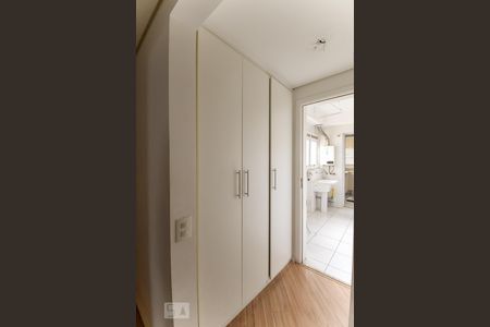 Apartamento à venda com 156m², 3 quartos e 2 vagasCorredor 
