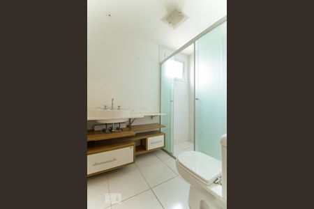 Apartamento à venda com 156m², 3 quartos e 2 vagasBanheiro da suíte 3