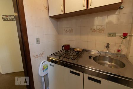 Cozinha de kitnet/studio para alugar com 1 quarto, 27m² em Batel, Curitiba