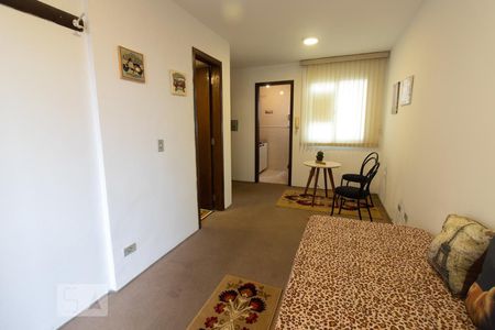 Sala de kitnet/studio para alugar com 1 quarto, 27m² em Batel, Curitiba