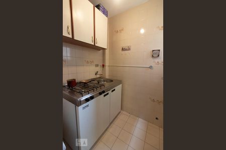 Cozinha de kitnet/studio para alugar com 1 quarto, 27m² em Batel, Curitiba