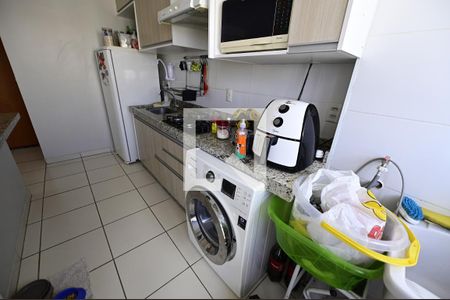 Cozinha de apartamento para alugar com 2 quartos, 68m² em Vila Jaragua, Goiânia