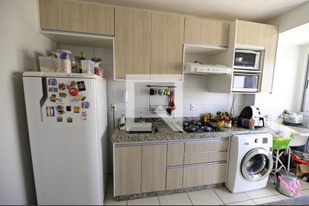 Cozinha de apartamento para alugar com 2 quartos, 68m² em Vila Jaragua, Goiânia