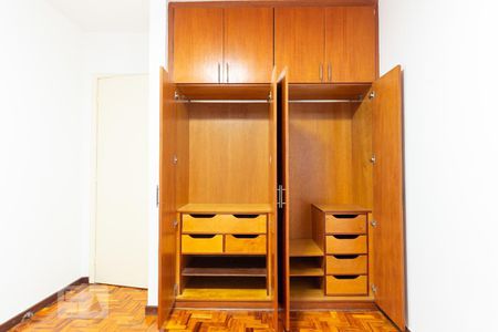 Quarto 2 de casa para alugar com 3 quartos, 130m² em Campo Belo, São Paulo