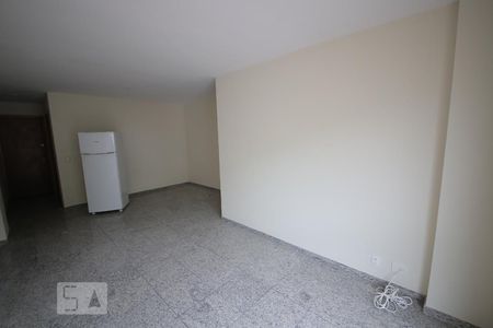 Sala de apartamento para alugar com 2 quartos, 75m² em Charitassa, Niterói