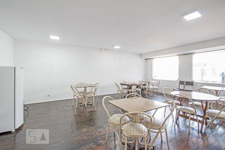 Apartamento à venda com 45m², 1 quarto e sem vaga Apartamento à venda com 45m², 1 quarto e sem vagaSalão de Festas