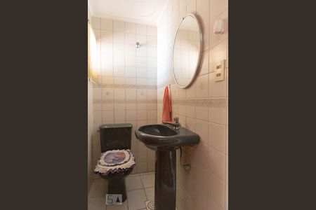 Banheiro de casa de condomínio à venda com 3 quartos, 145m² em Jardim Itu Sabará, Porto Alegre