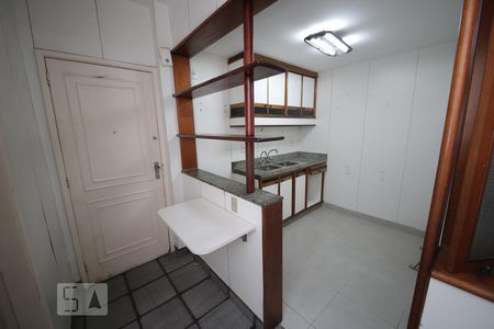 Apartamento para alugar com 100m², 3 quartos e 1 vagaÁrea de Serviço