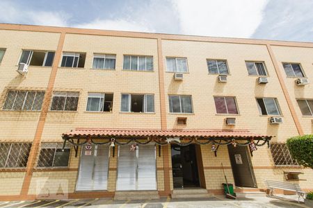 Apartamento para alugar com 70m², 2 quartos e 1 vagaFachada