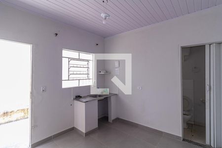 Banheiro de casa para alugar com 1 quarto, 30m² em Chácara Mafalda, São Paulo