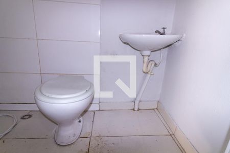 Banheiro de casa para alugar com 1 quarto, 30m² em Chácara Mafalda, São Paulo