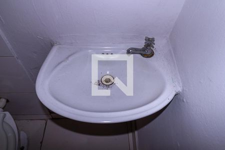 Banheiro de casa para alugar com 1 quarto, 30m² em Chácara Mafalda, São Paulo