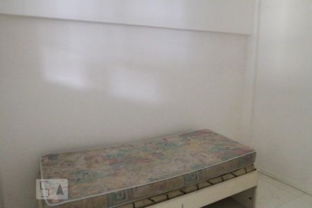 Casa à venda com 400m², 4 quartos e 2 vagas Casa à venda com 400m², 4 quartos e 2 vagasQuarto de Serviço