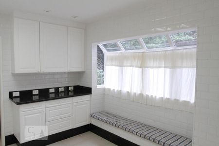 Casa à venda com 400m², 4 quartos e 2 vagas Casa à venda com 400m², 4 quartos e 2 vagasCozinha