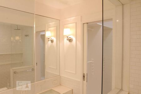 Casa à venda com 400m², 4 quartos e 2 vagas Casa à venda com 400m², 4 quartos e 2 vagasBanheiro do Quarto 3 - Suíte