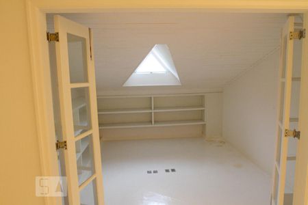 Casa à venda com 400m², 4 quartos e 2 vagas Casa à venda com 400m², 4 quartos e 2 vagasQuarto 4 - 3º Andar