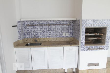 Casa à venda com 400m², 4 quartos e 2 vagas Casa à venda com 400m², 4 quartos e 2 vagasÁrea externa 2º Andar - Churrasqueira