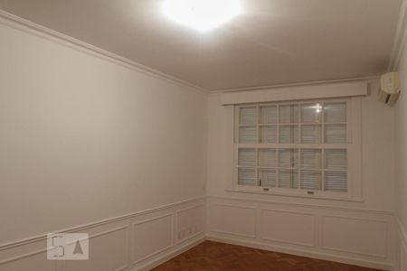 Casa à venda com 400m², 4 quartos e 2 vagas Casa à venda com 400m², 4 quartos e 2 vagasQuarto 2