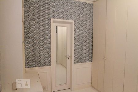 Casa à venda com 400m², 4 quartos e 2 vagas Casa à venda com 400m², 4 quartos e 2 vagasQuarto 1 - Suíte