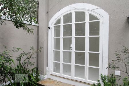 Casa à venda com 400m², 4 quartos e 2 vagas Casa à venda com 400m², 4 quartos e 2 vagasEntrada da casa