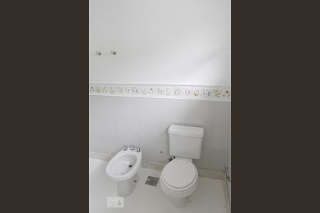 Casa à venda com 400m², 4 quartos e 2 vagas Casa à venda com 400m², 4 quartos e 2 vagasBanheiro Social - 3º Andar