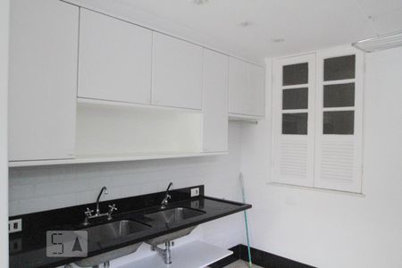 Casa à venda com 400m², 4 quartos e 2 vagas Casa à venda com 400m², 4 quartos e 2 vagasÁrea de Serviço