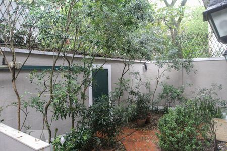 Casa à venda com 400m², 4 quartos e 2 vagas Casa à venda com 400m², 4 quartos e 2 vagasEntrada da casa