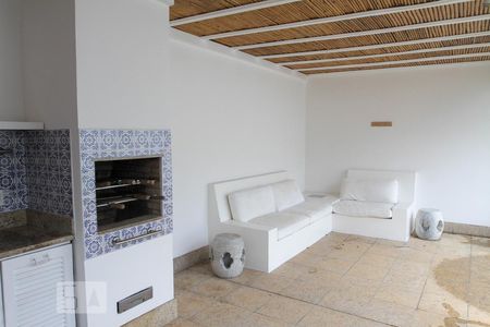 Casa à venda com 400m², 4 quartos e 2 vagas Casa à venda com 400m², 4 quartos e 2 vagasÁrea externa 2º Andar - Churrasqueira