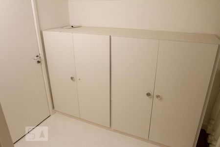 Casa à venda com 400m², 4 quartos e 2 vagas Casa à venda com 400m², 4 quartos e 2 vagasArmário - 3º Andar