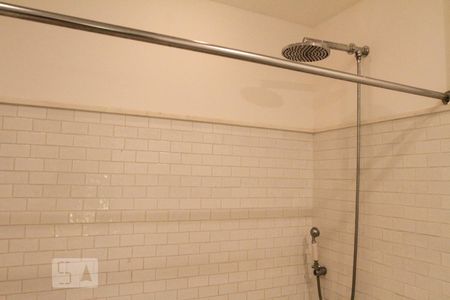 Casa à venda com 400m², 4 quartos e 2 vagas Casa à venda com 400m², 4 quartos e 2 vagasBanheiro Social