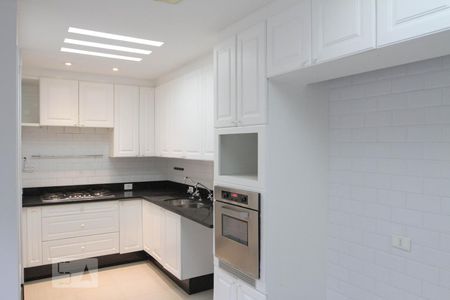 Casa à venda com 400m², 4 quartos e 2 vagas Casa à venda com 400m², 4 quartos e 2 vagasCozinha