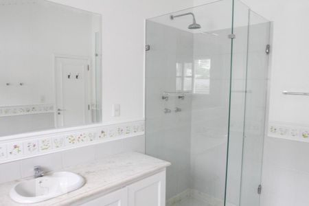 Casa à venda com 400m², 4 quartos e 2 vagas Casa à venda com 400m², 4 quartos e 2 vagasBanheiro Social - 3º Andar