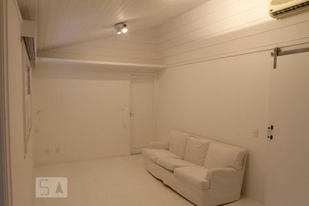 Casa à venda com 400m², 4 quartos e 2 vagas Casa à venda com 400m², 4 quartos e 2 vagasSala - 3º Andar