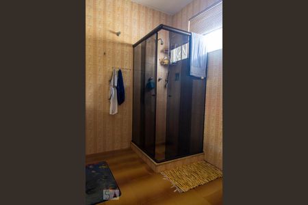 Casa à venda com 600m², 4 quartos e 4 vagas Casa à venda com 600m², 4 quartos e 4 vagasbanheiro