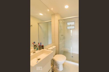 Banheiro de apartamento à venda com 2 quartos, 60m² em Jaguaré, São Paulo