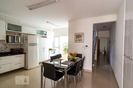 Casa à venda com 197m², 3 quartos e 3 vagasCozinha