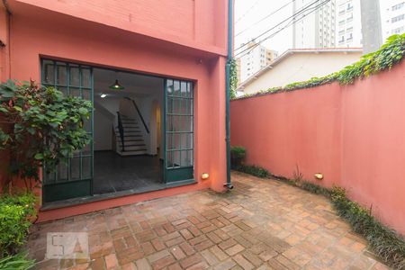 Casa para alugar com 100m², 2 quartos e 1 vagaFrente