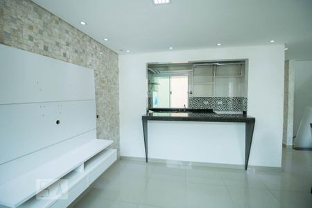 Casa para alugar com 119m², 2 quartos e 2 vagas Casa para alugar com 119m², 2 quartos e 2 vagasSala
